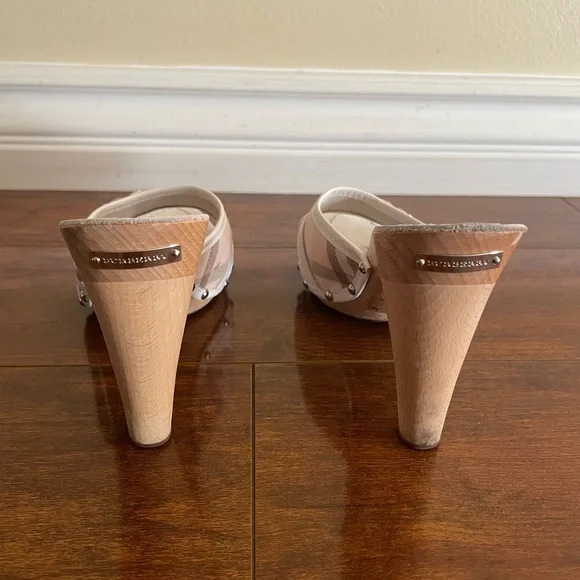 Authentic Burberry Clogs size 38. Excellent condition - Picture 3 of 4